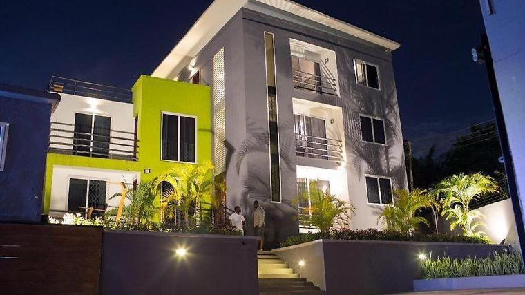 Nuben Court- Kumasi City Extérieur photo